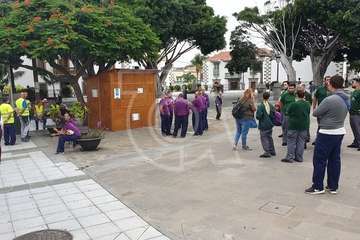 Los afectados por el retraso en el pago de las nóminas municipales exigen cobrar (Foto TA)